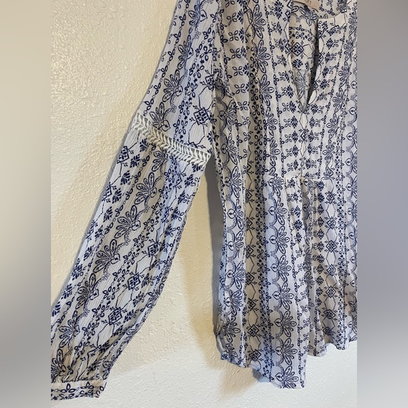 Loft Blouse - Picture 4 of 4